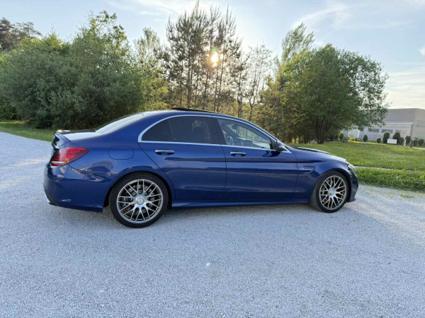 MERCEDES BENZ C / 63 AMG